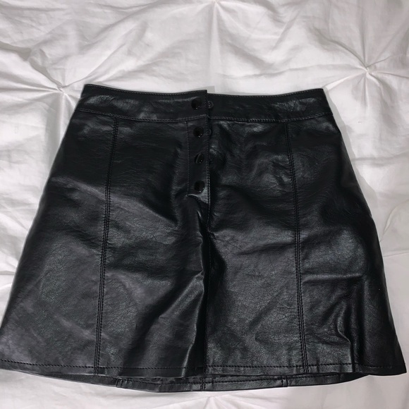 🍊Divided faux leather skirt - size 4 - Picture 1 of 3